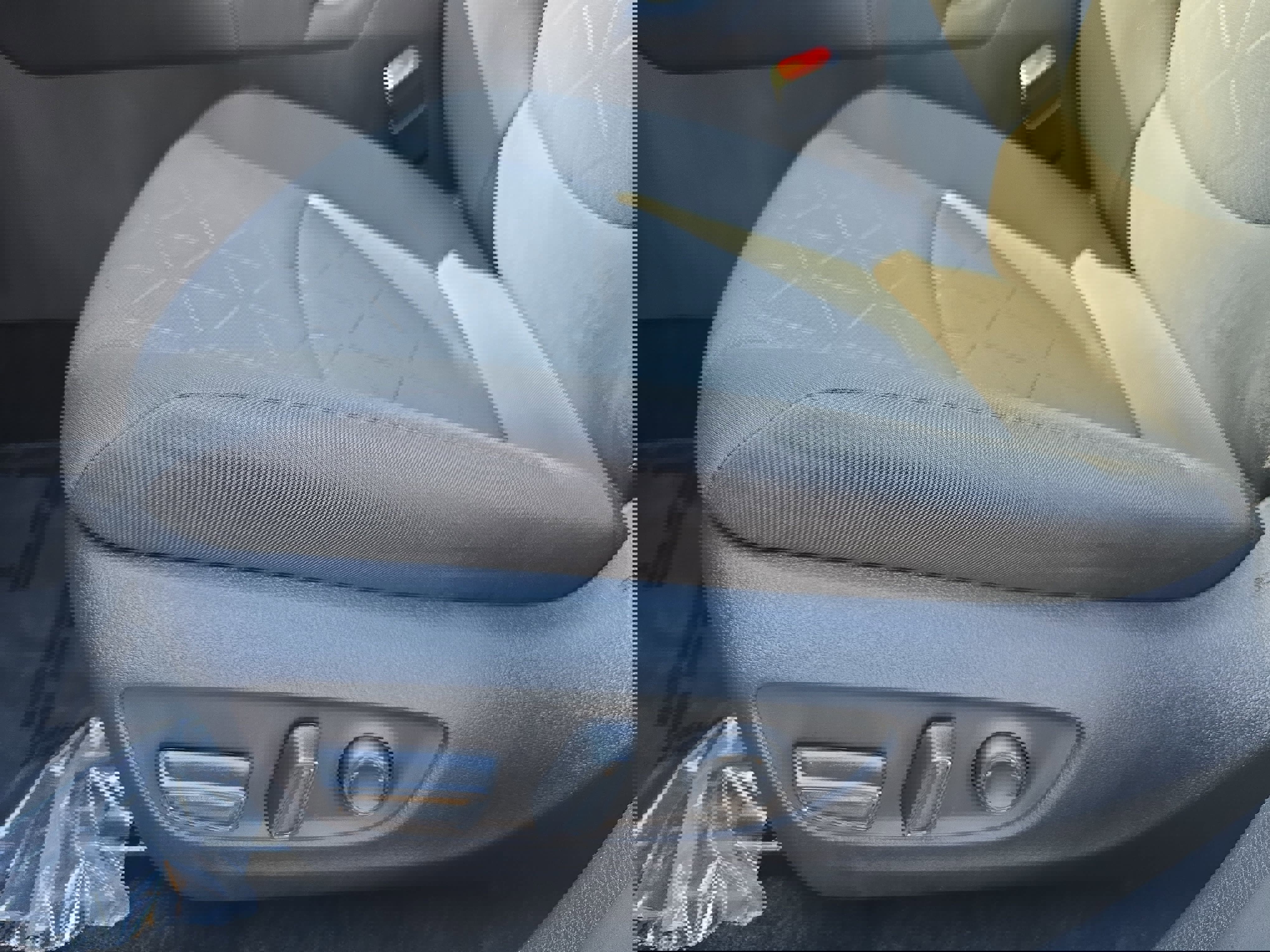 Used 2025 Toyota RAV4 XLE w/ Convenience Package image 29