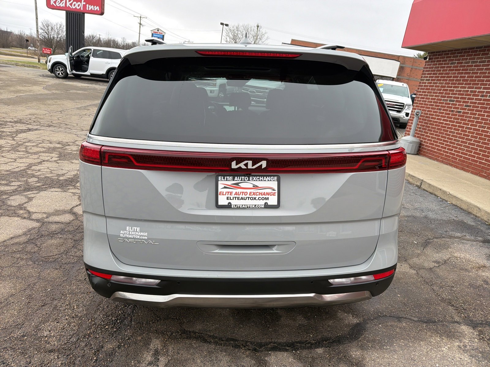 Used 2024 Kia Carnival SX Prestige image 4