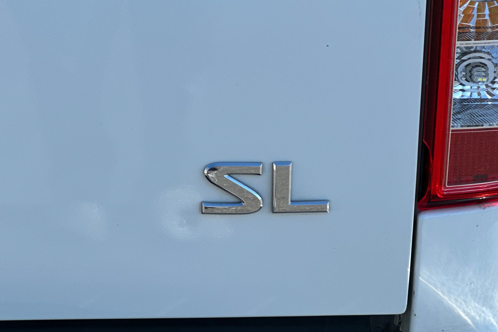 Used 2016 Nissan Frontier SL image 26