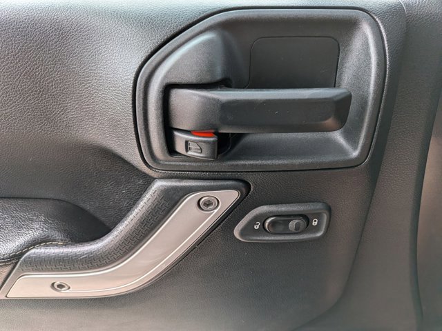 Used 2017 Jeep Wrangler Unlimited Rubicon image 15