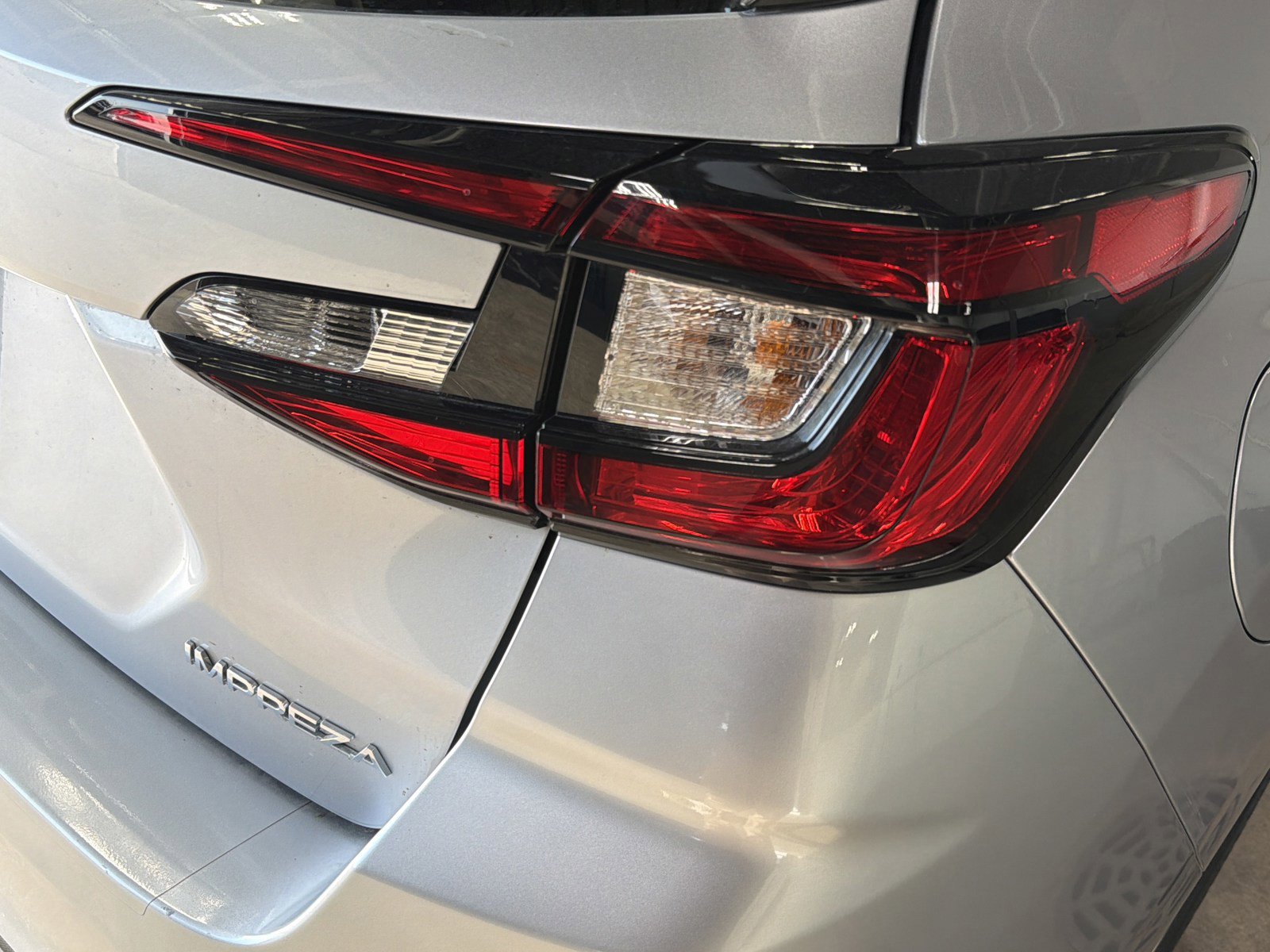 Certified 2025 Subaru Impreza 2.0i image 11