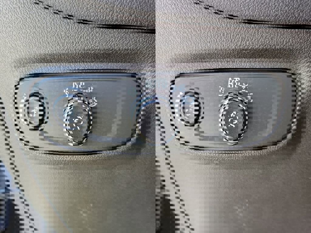 Certified 2024 Chevrolet Equinox LS AWD/4WD image 19