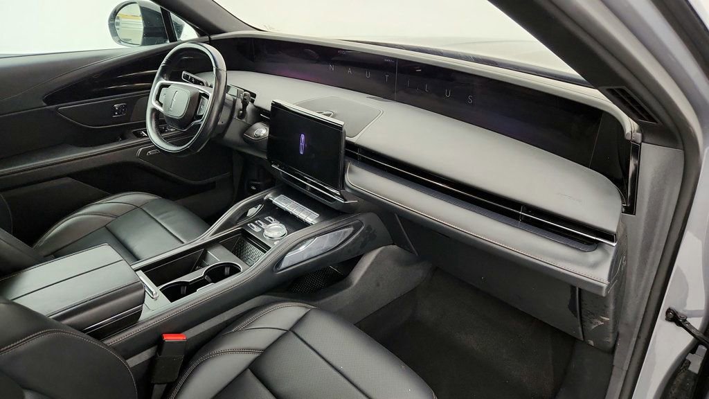 Used 2024 Lincoln Nautilus Premier w/ Equipment Group 102A image 27