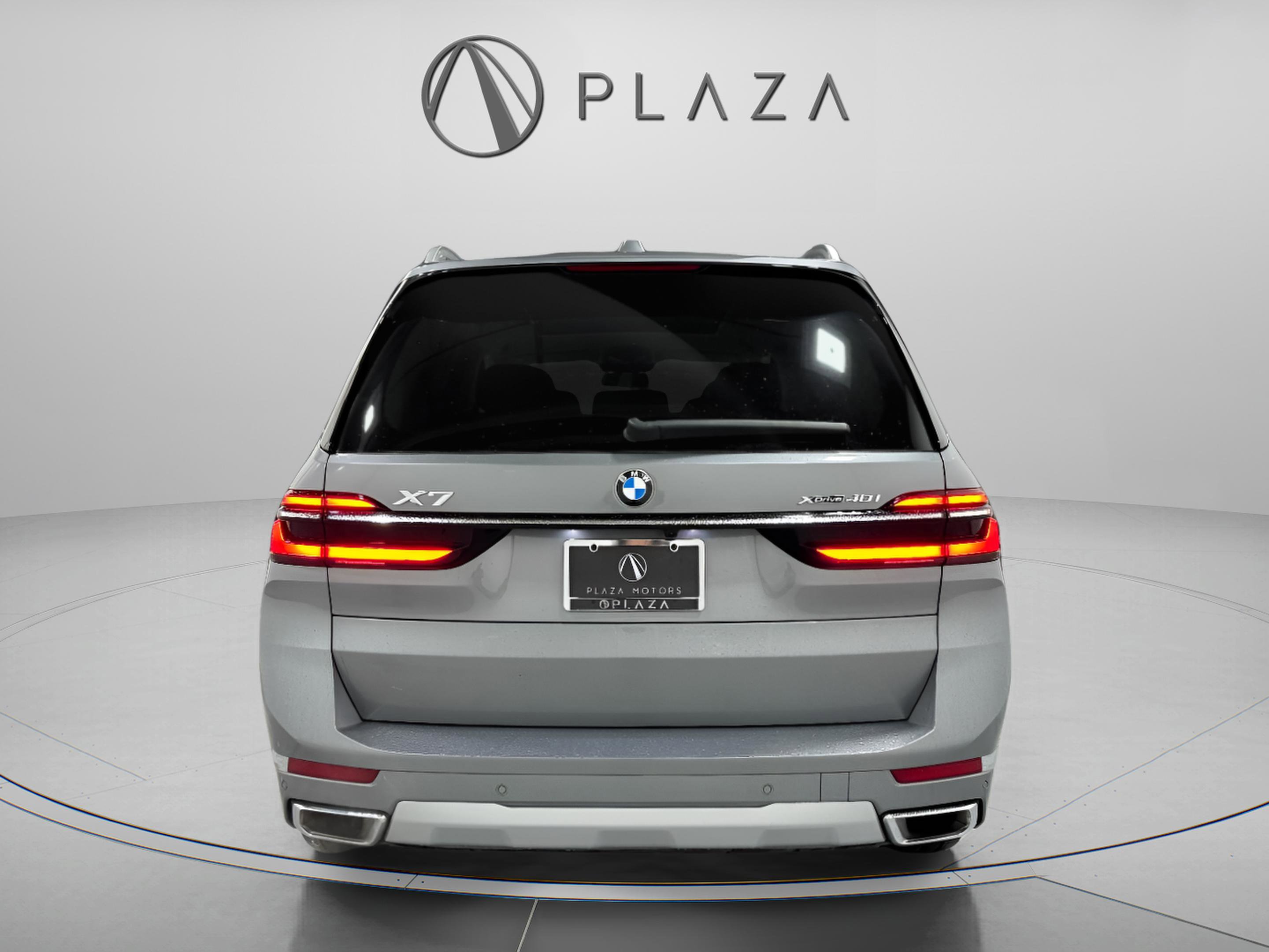 Used 2025 BMW X7 xDrive40i image 5