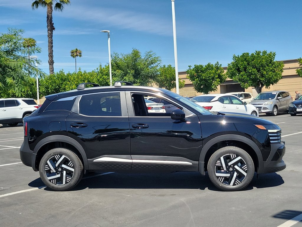New 2026 Nissan Kicks SV w/ Cold Weather Package FWD image 7