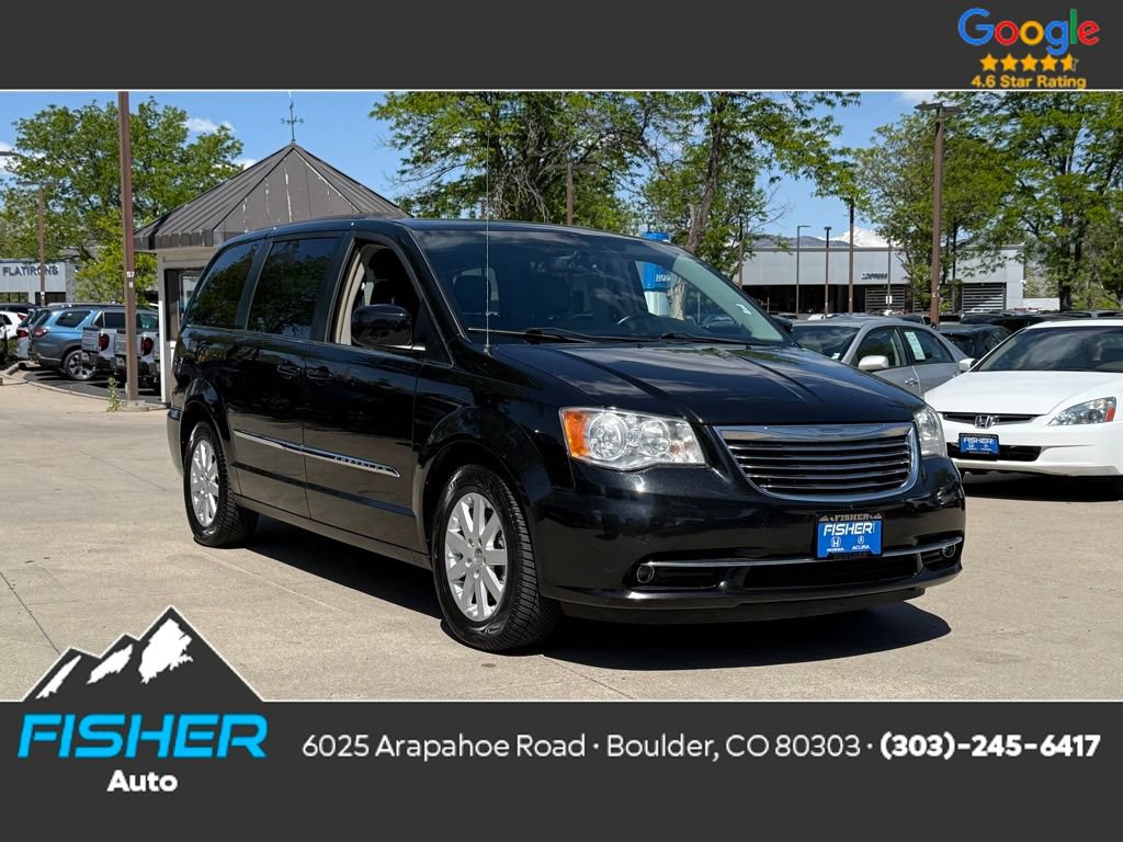 Used 2014 Chrysler Town & Country Touring FWD image 1