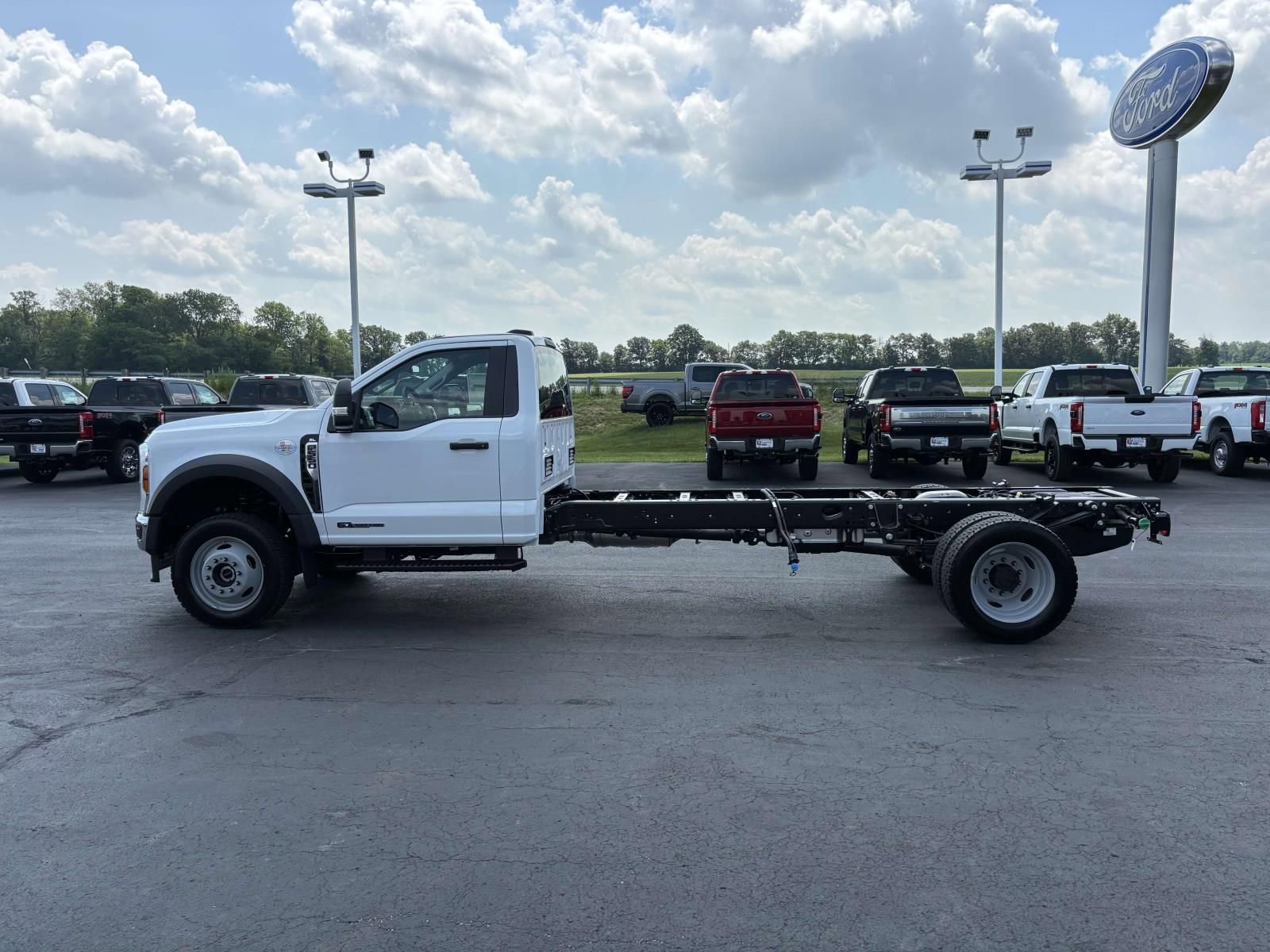 New 2025 Ford F550 4x4 Regular Cab Super Duty image 25