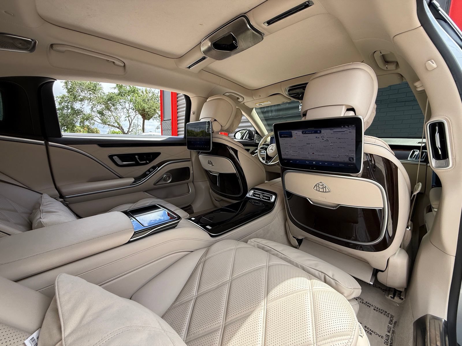 Used 2024 Mercedes-Benz Maybach S 580 4MATIC image 23