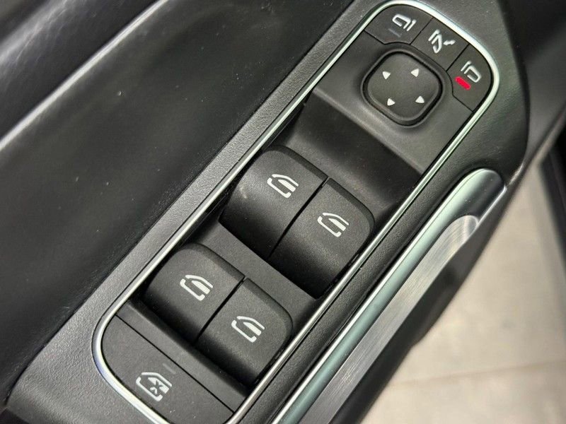 New 2025 Mercedes-Benz GLB 250 4MATIC image 14