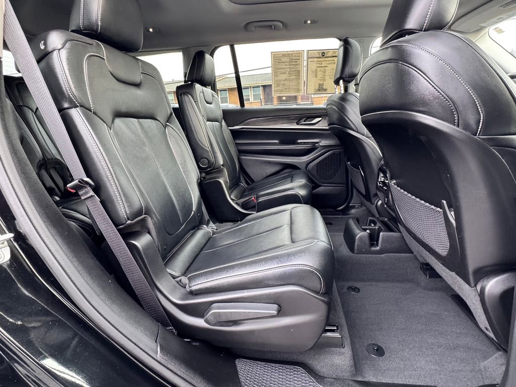 Used 2023 Jeep Grand Cherokee L Limited image 14