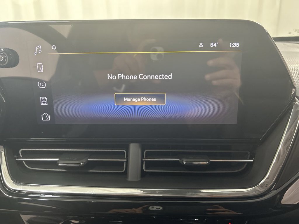 New 2026 Chevrolet Trax ACTIV w/ Sunroof Package FWD image 17