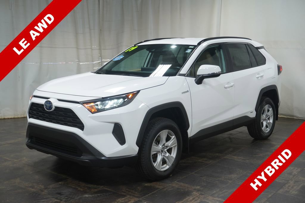 Used 2019 Toyota RAV4 LE AWD/4WD image 2