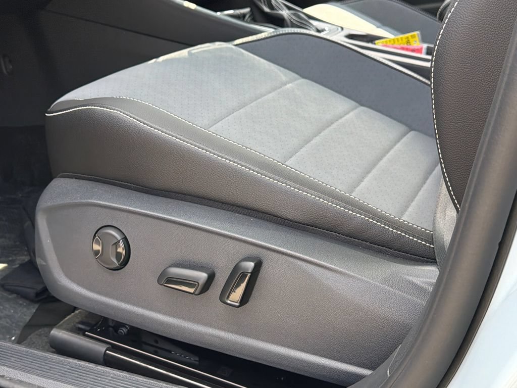 New 2026 Volkswagen Jetta SE FWD image 26