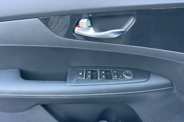 Used 2024 Kia Forte GT-Line w/ GT-Line Premium Package FWD image 11