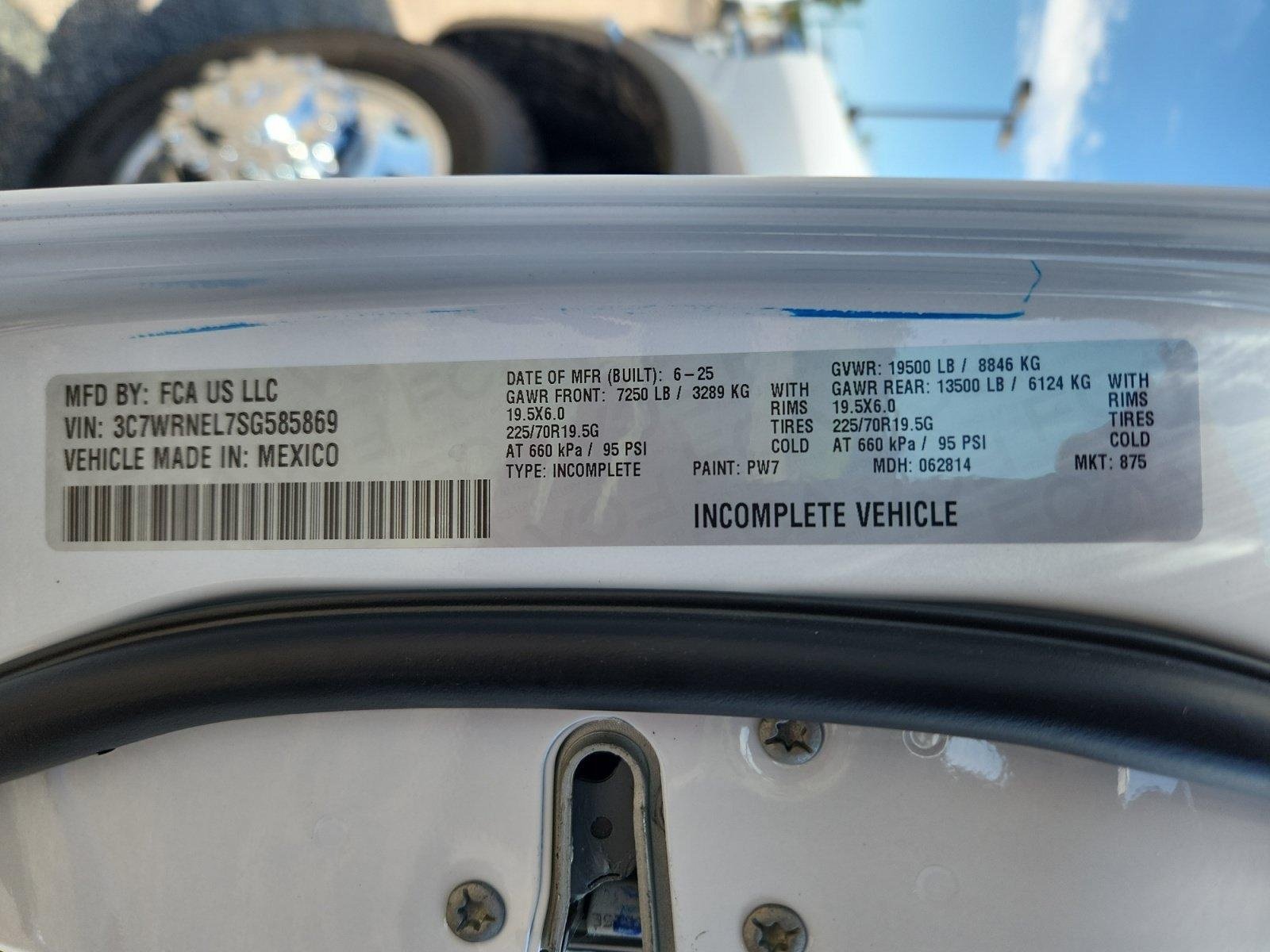 New 2025 RAM 5500 Tradesman AWD/4WD image 26