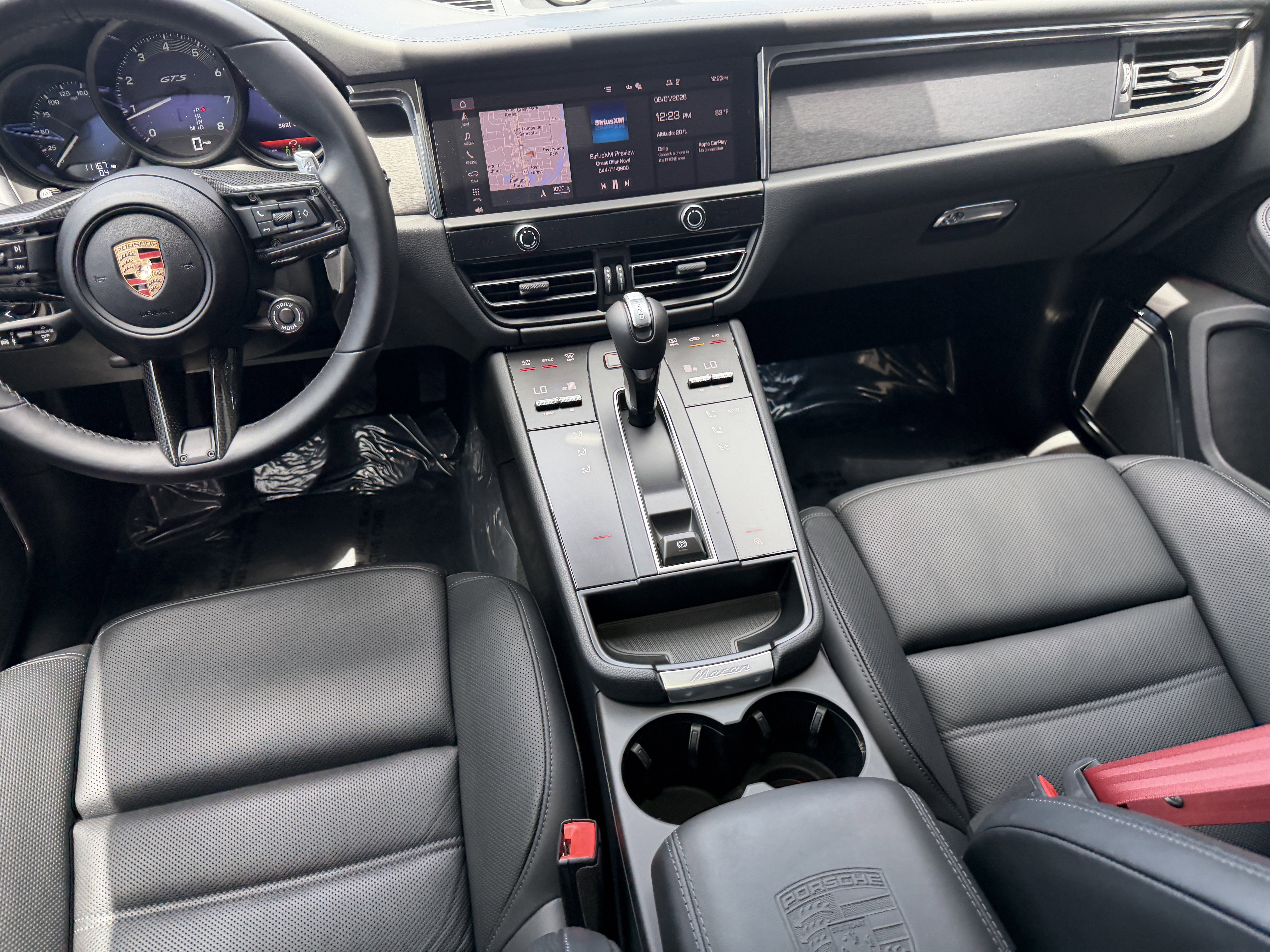 Certified 2025 Porsche Macan GTS AWD/4WD image 18
