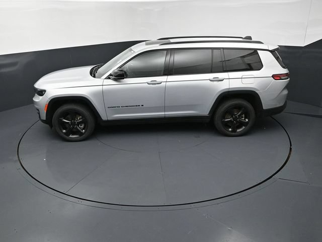 Used 2023 Jeep Grand Cherokee L Laredo AWD/4WD image 15