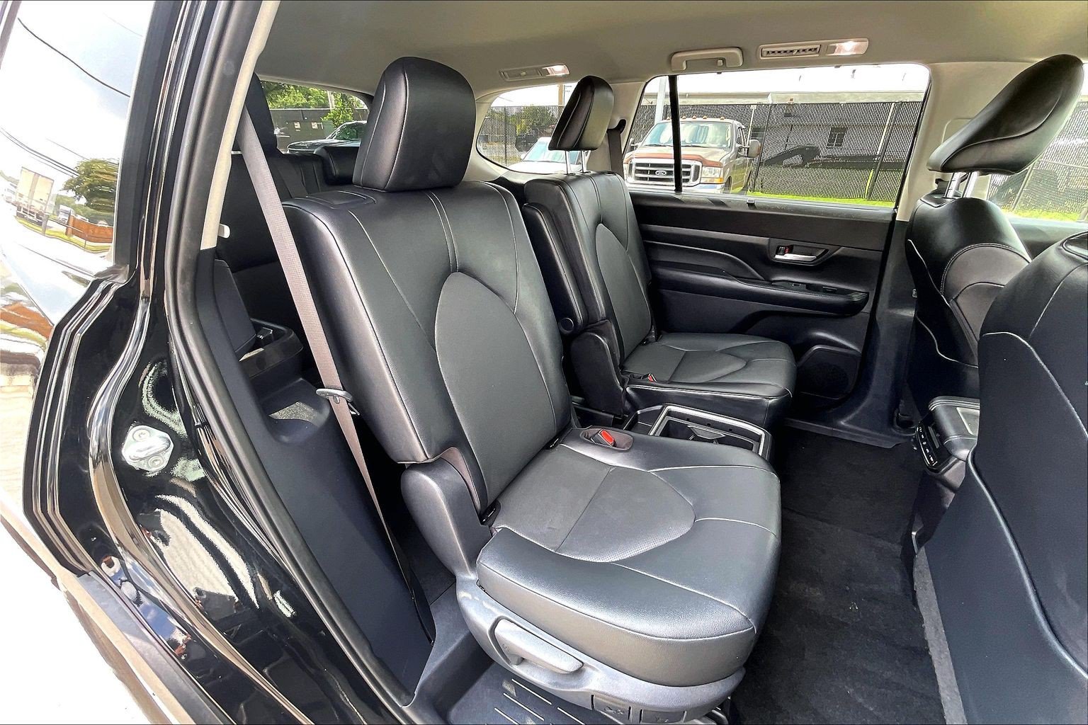 Used 2025 Toyota Grand Highlander FWD image 31