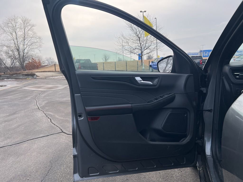 Used 2024 Ford Escape ST-Line image 8