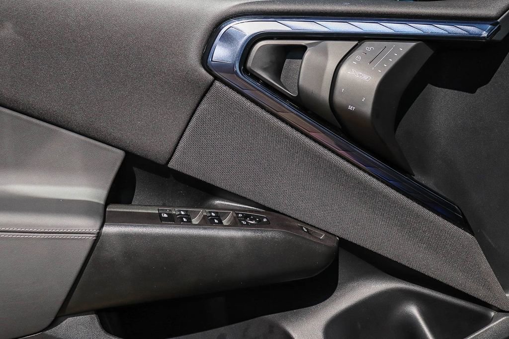 Used 2025 BMW X3 xDrive30i w/ Premium Package image 21