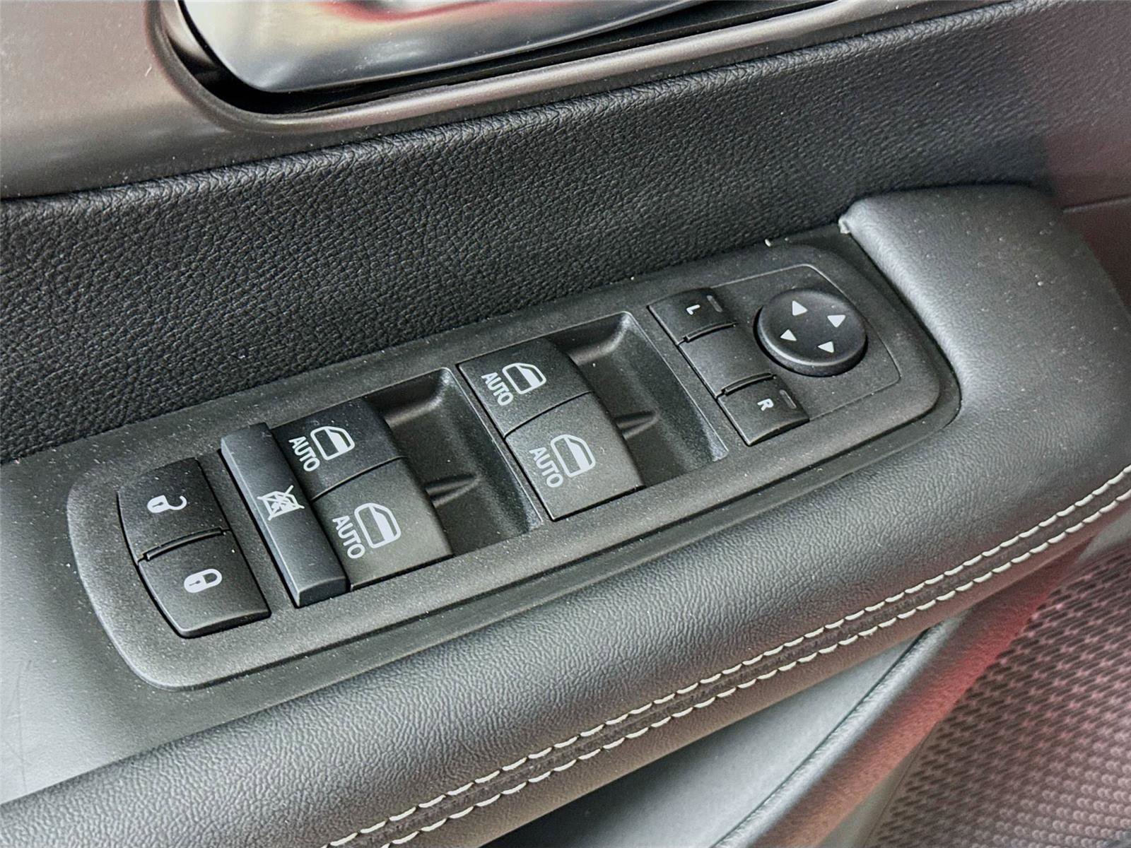 New 2026 Chrysler Pacifica Select image 19