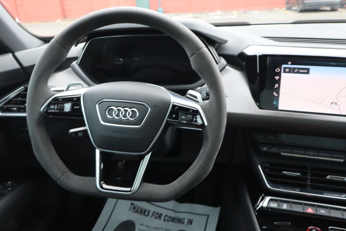 Used 2022 Audi e-tron GT Premium Plus w/ Performance Package image 10