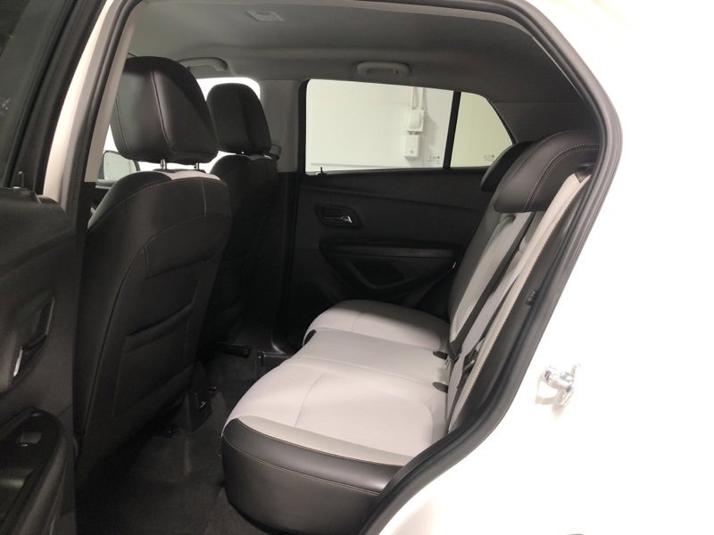 Used 2022 Chevrolet Trax LT w/ LT Convenience Package image 15