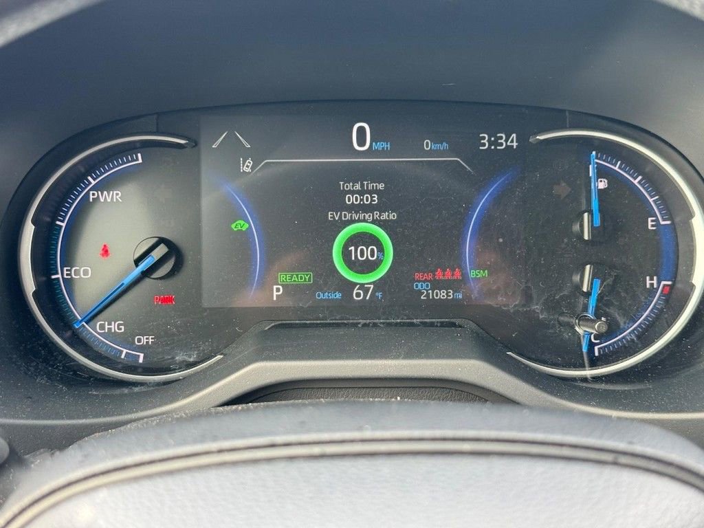 Used 2025 Toyota RAV4 XLE AWD/4WD image 18