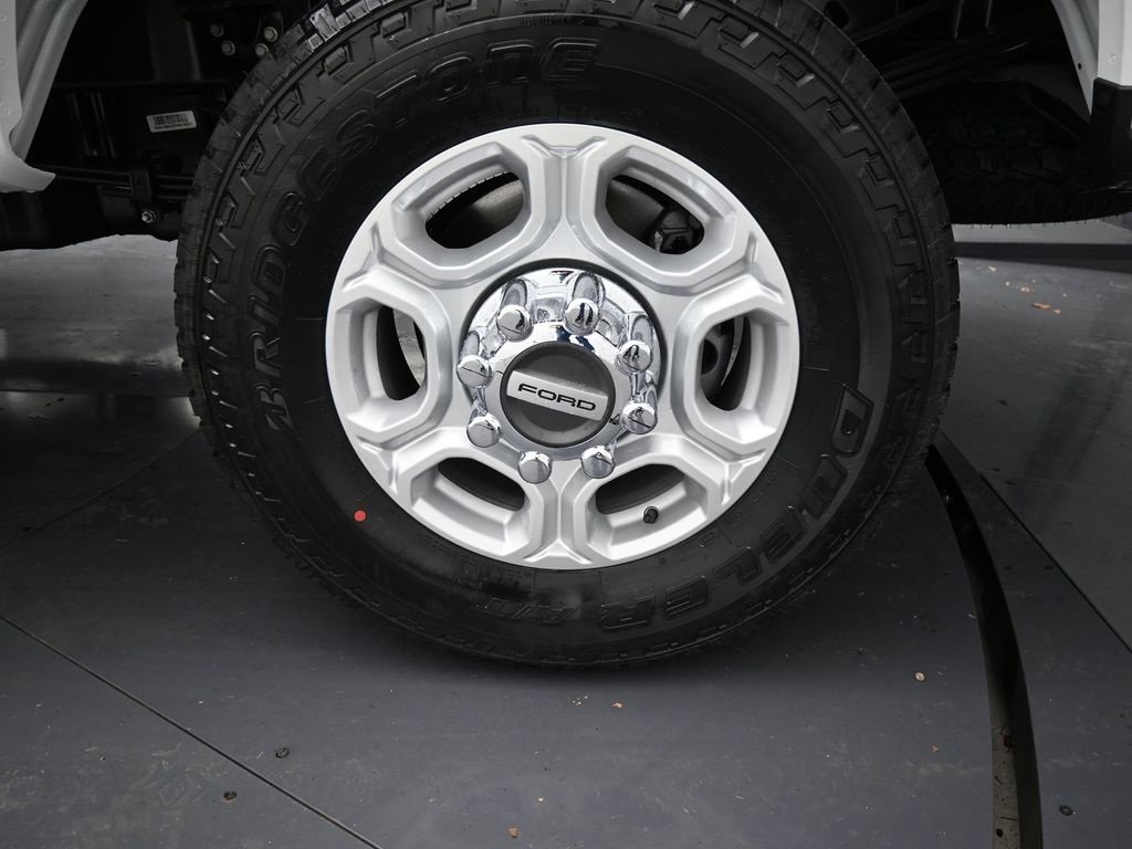 New 2026 Ford F350 XLT image 32