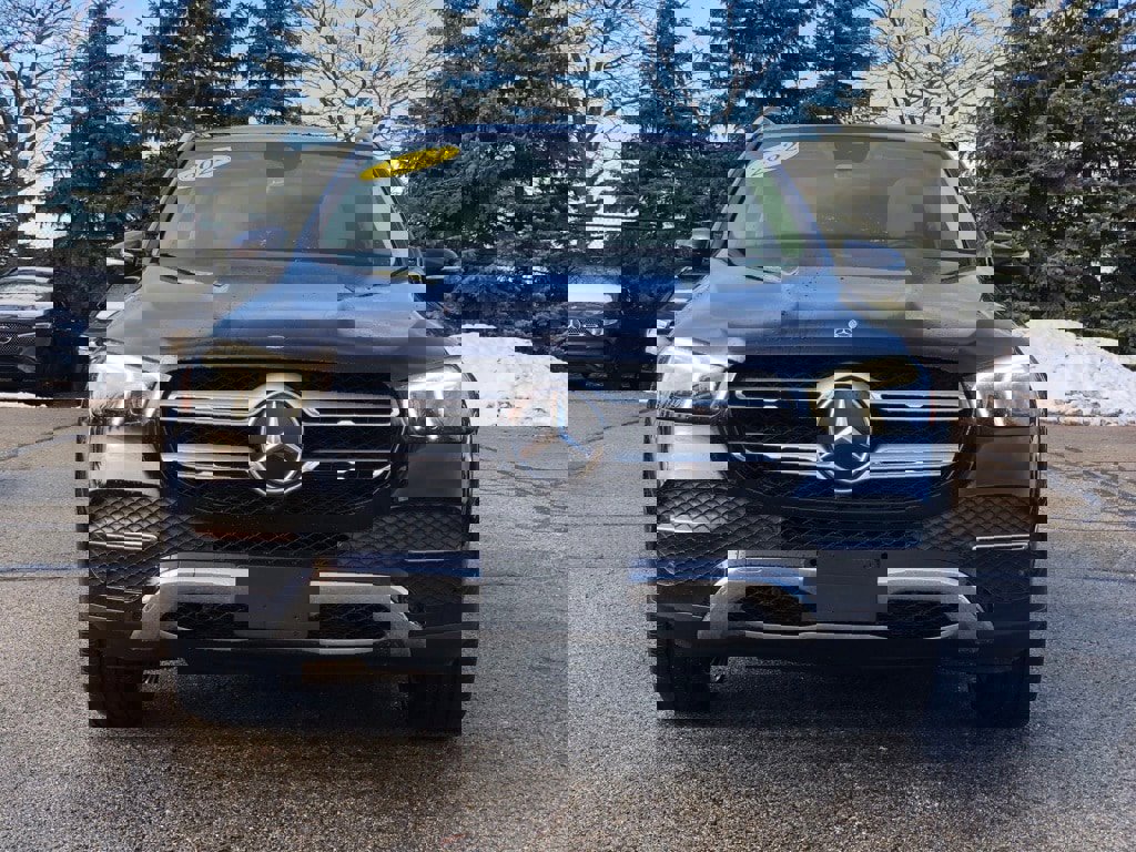 Used 2022 Mercedes-Benz GLE 350 4MATIC w/ Premium Package image 2