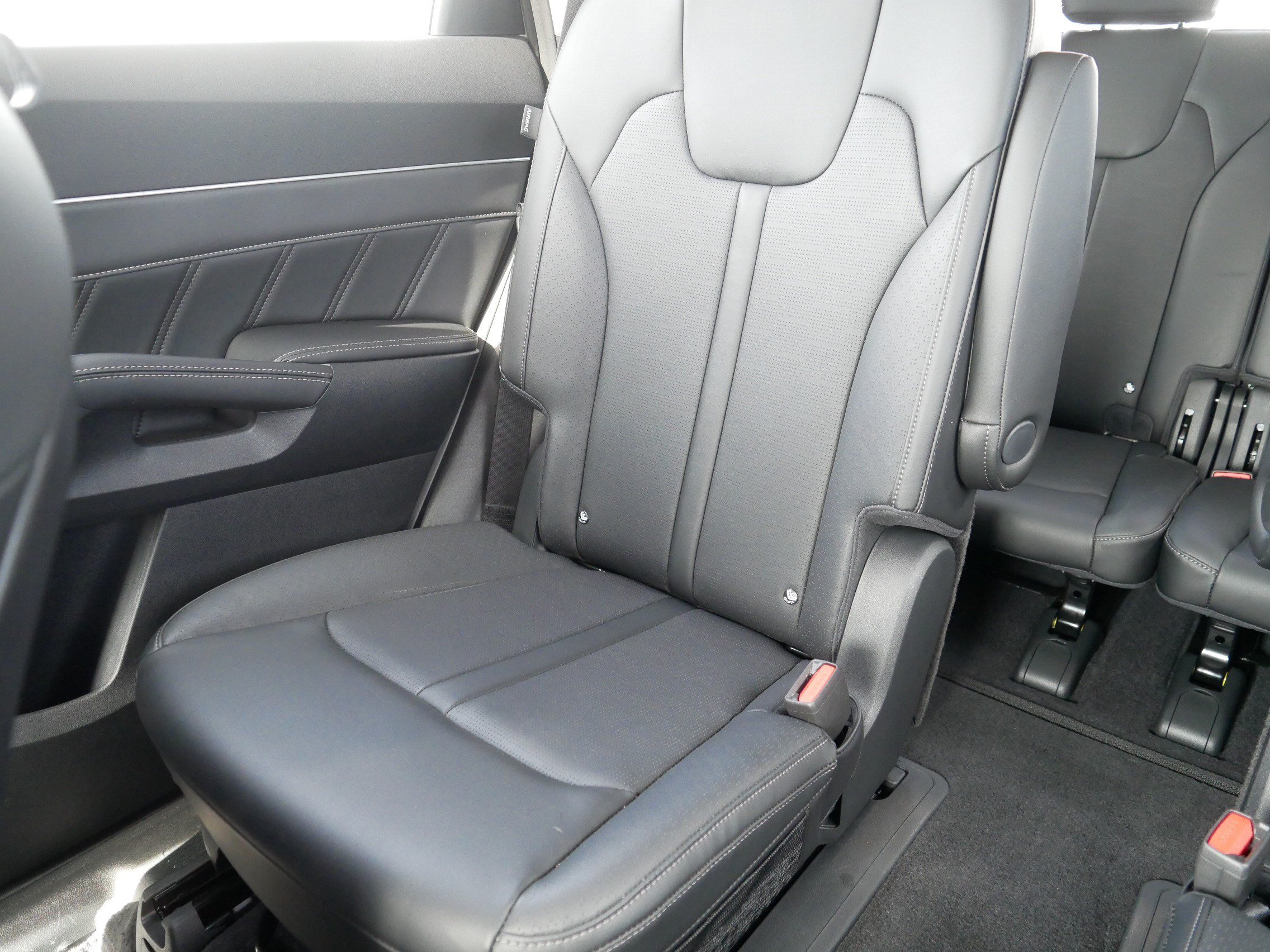 Used 2025 Kia Sorento SX AWD/4WD image 12