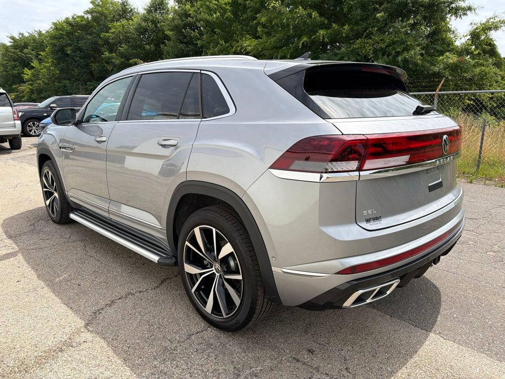 Used 2025 Volkswagen Atlas Cross Sport SEL Premium R-Line AWD/4WD image 4