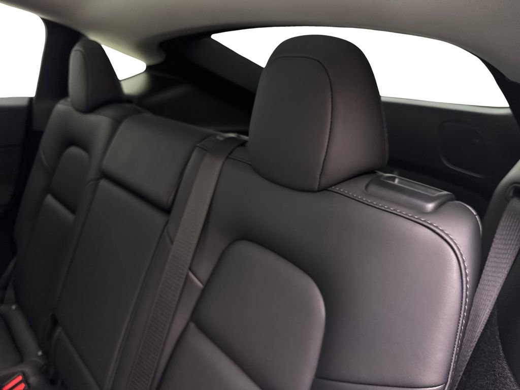 Used 2024 Tesla Model Y Long Range image 34