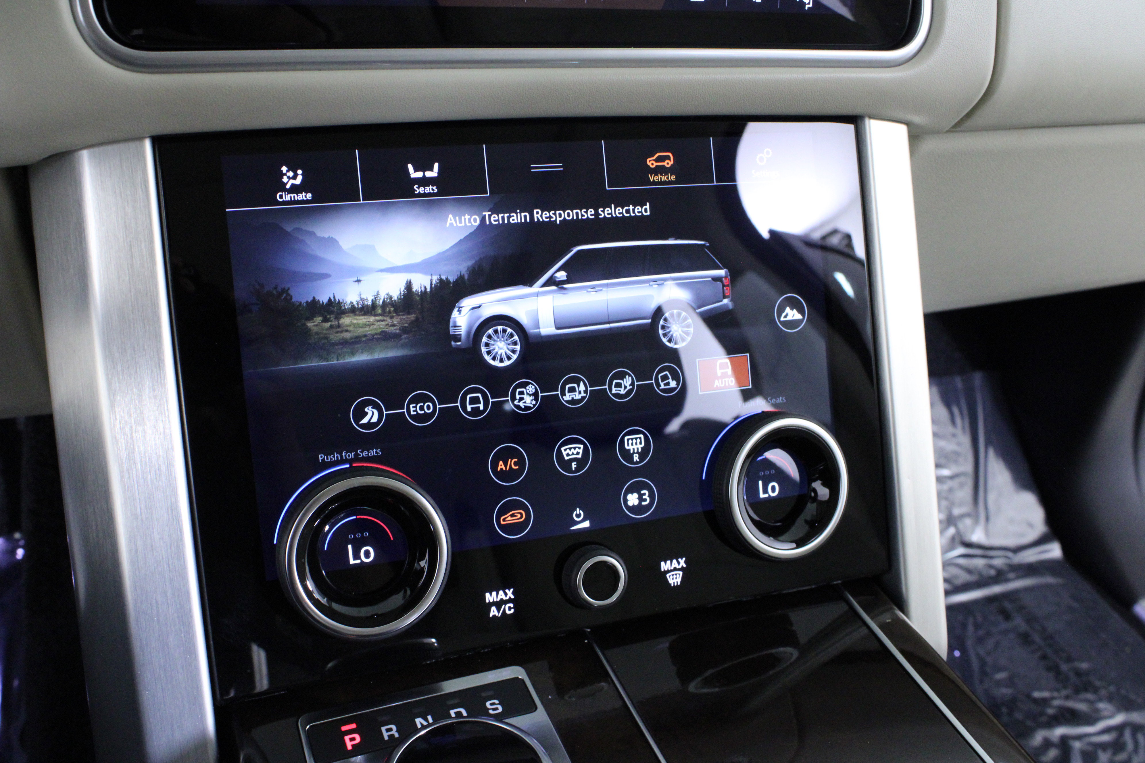 Used 2019 Land Rover Range Rover HSE image 31