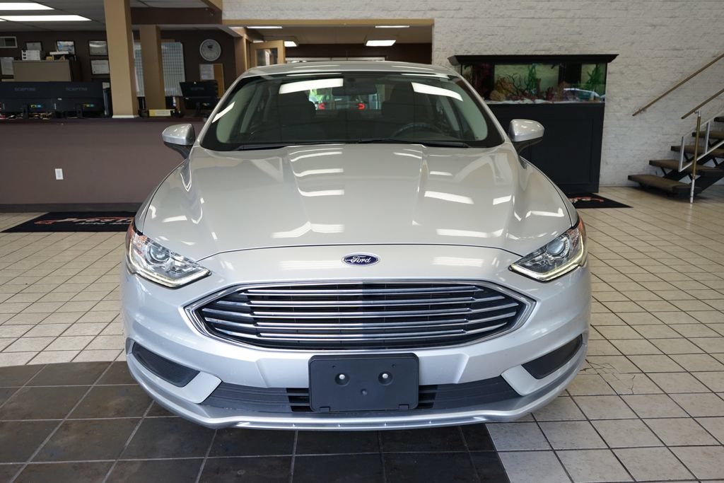 Used 2018 Ford Fusion SE w/ Fusion SE Technology Package FWD image 20