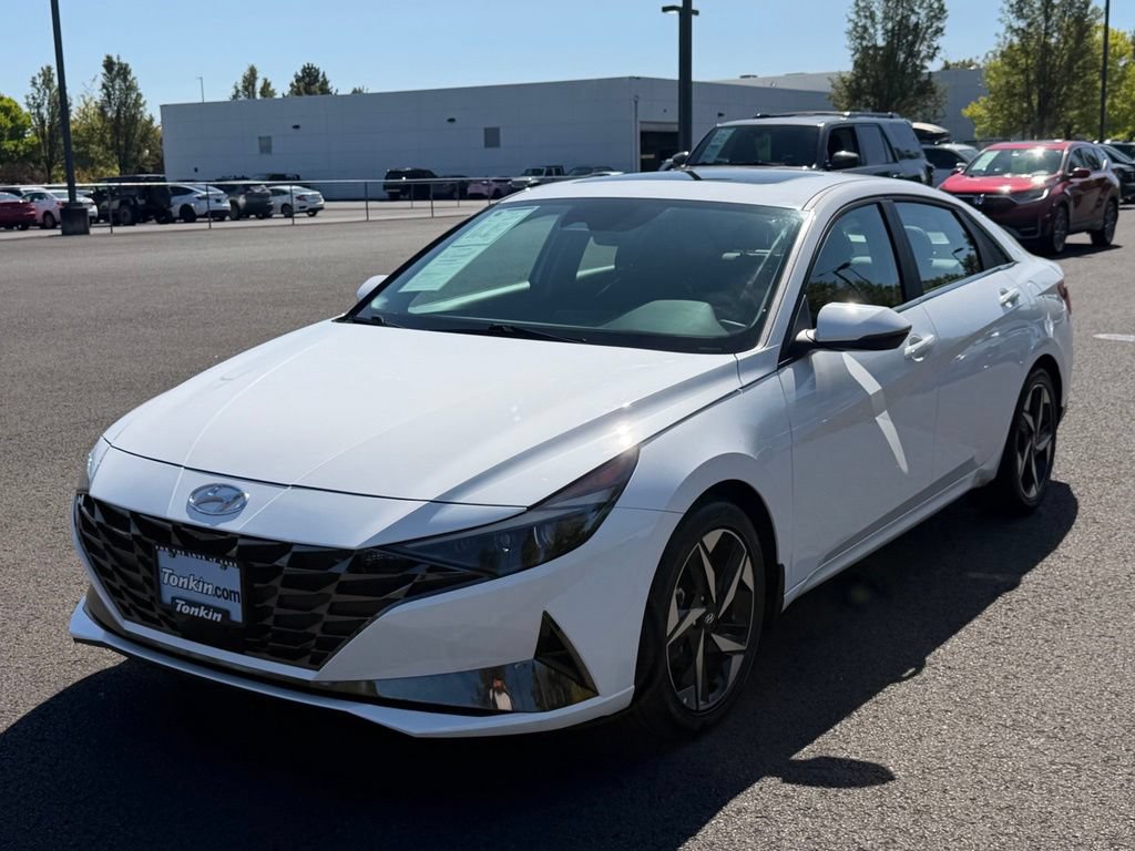 Used 2023 Hyundai Elantra Limited FWD image 4