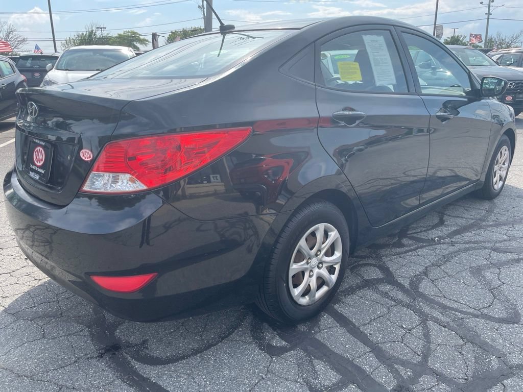 Used 2013 Hyundai Accent GLS FWD image 5