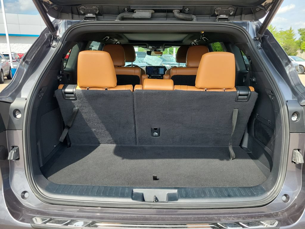 Used 2022 Toyota Highlander Platinum AWD/4WD image 34