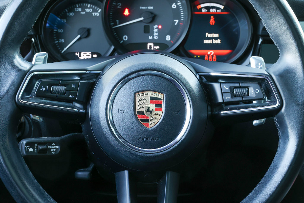 Certified 2023 Porsche Macan Turbo AWD/4WD image 40