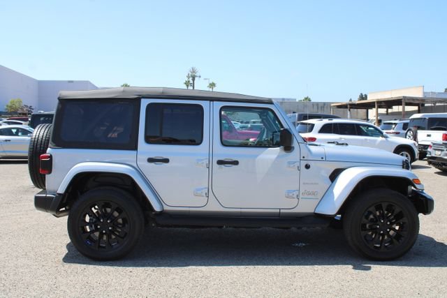 Used 2023 Jeep Wrangler Unlimited Sahara w/ Cold Weather Group AWD/4WD image 3