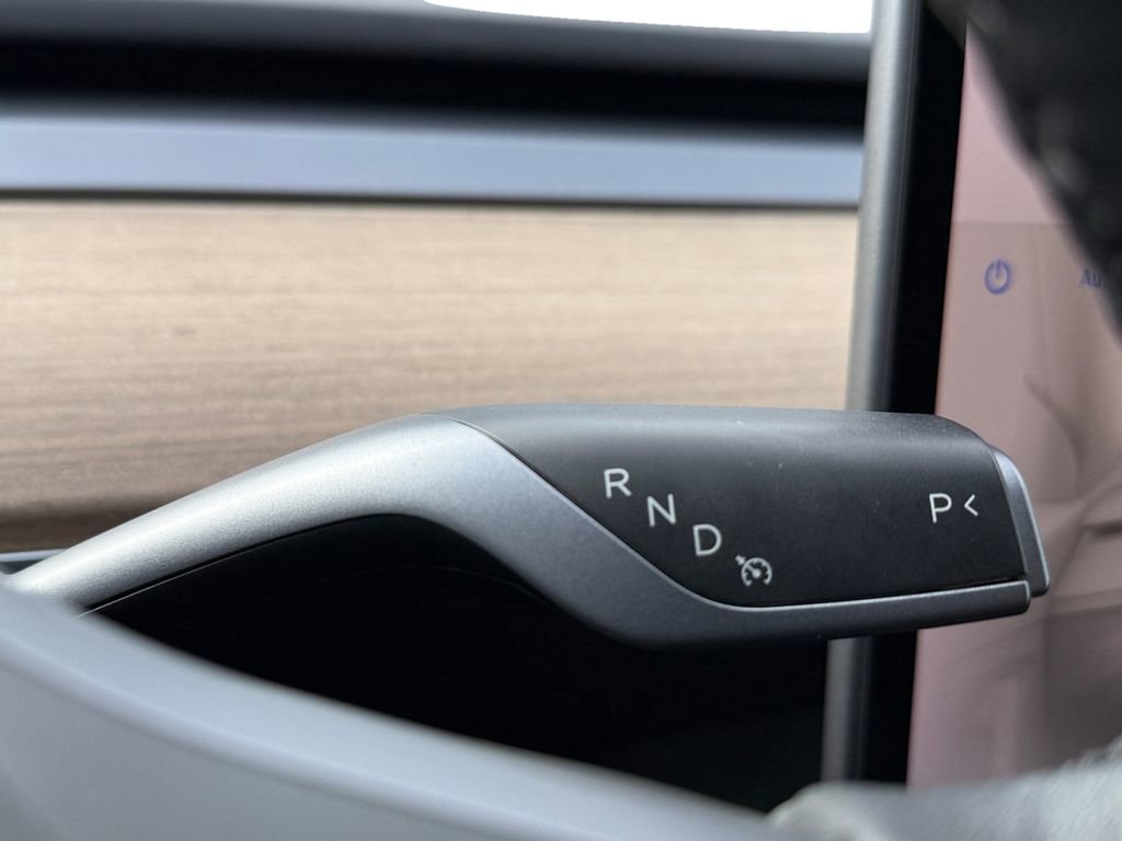 Used 2023 Tesla Model 3 Standard Range image 18
