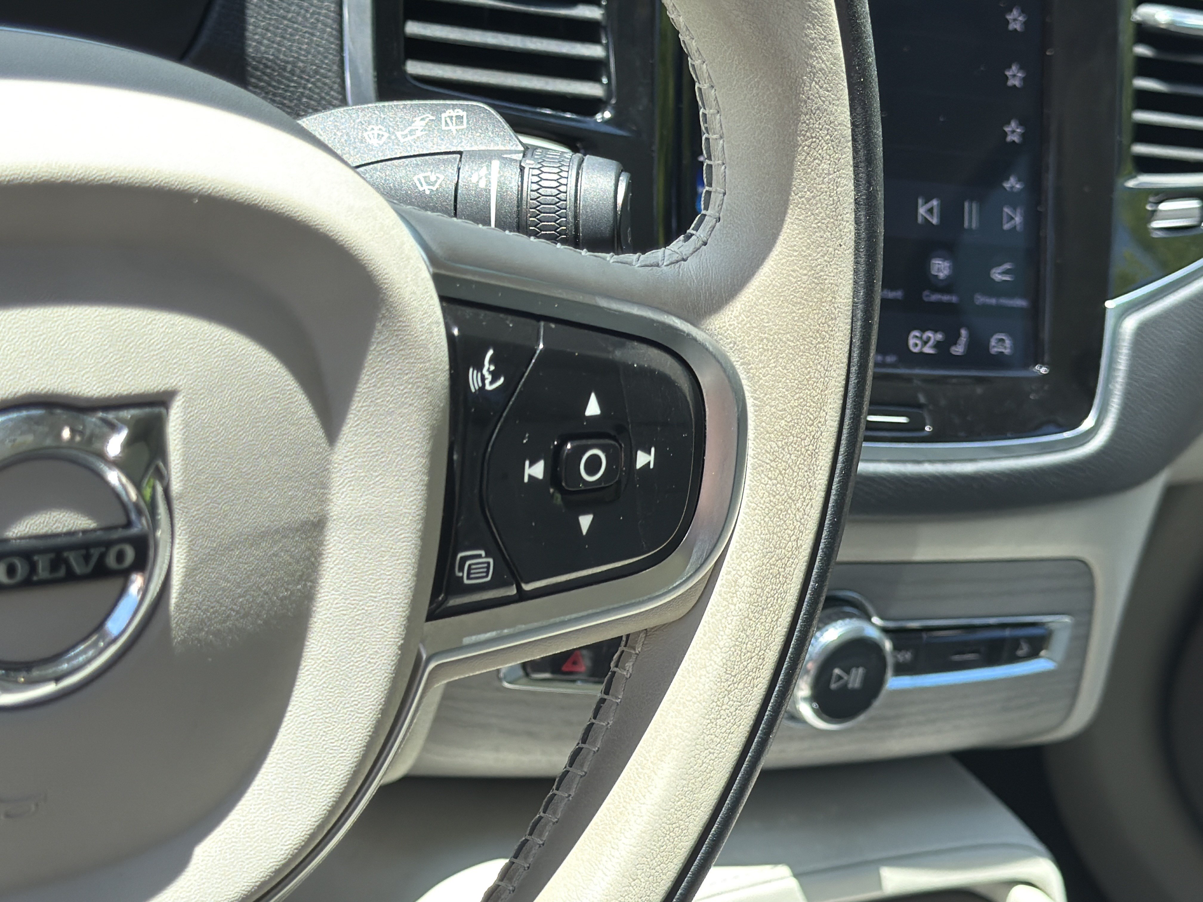 Certified 2025 Volvo XC90 B5 Plus w/ Protection Package Premier AWD/4WD image 20