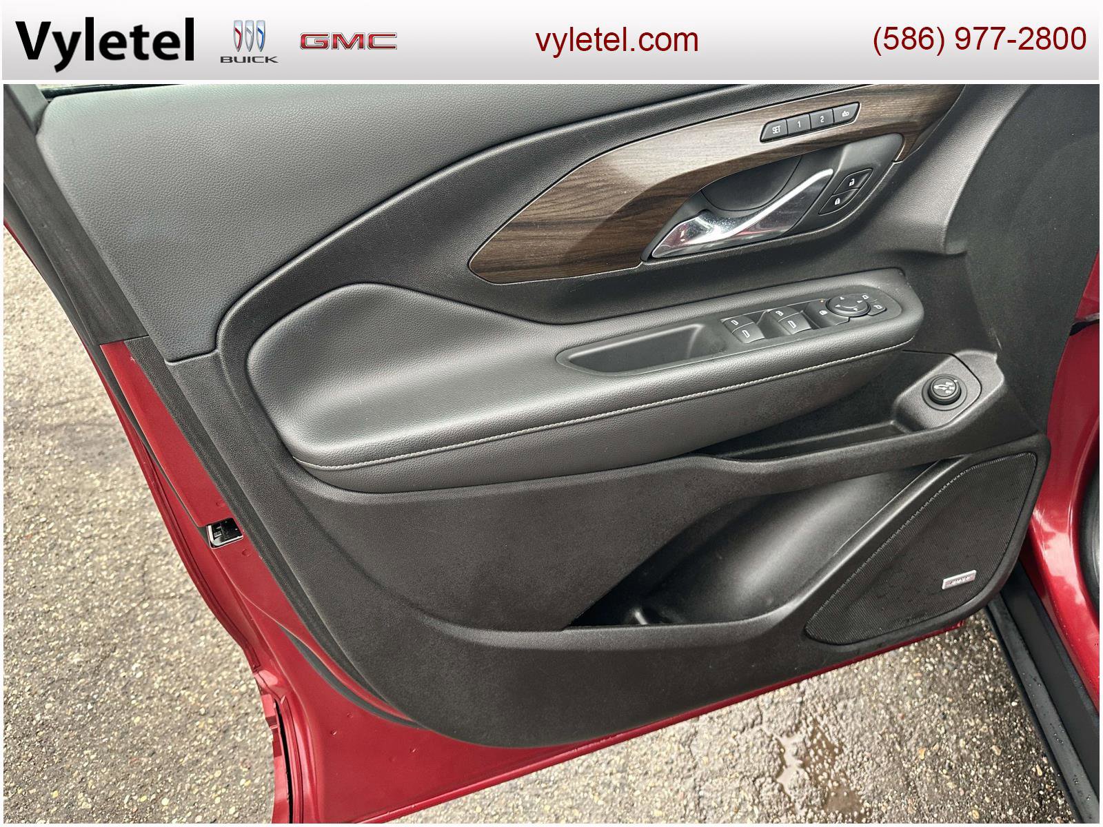 Used 2018 GMC Terrain Denali w/ Advanced Safety Package image 16