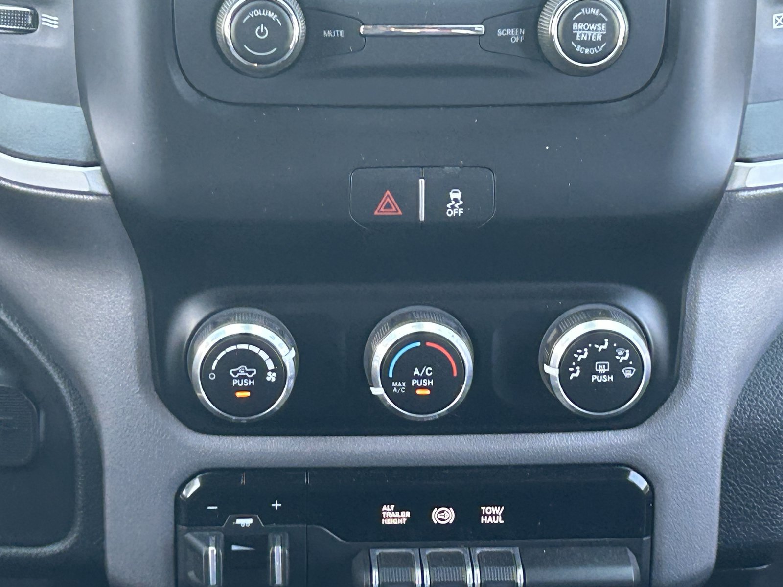 Used 2023 RAM 3500 Big Horn AWD/4WD image 19
