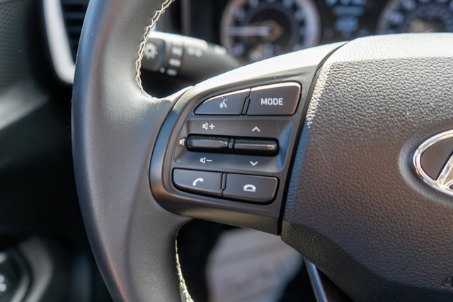 Used 2022 Hyundai Venue Limited image 22