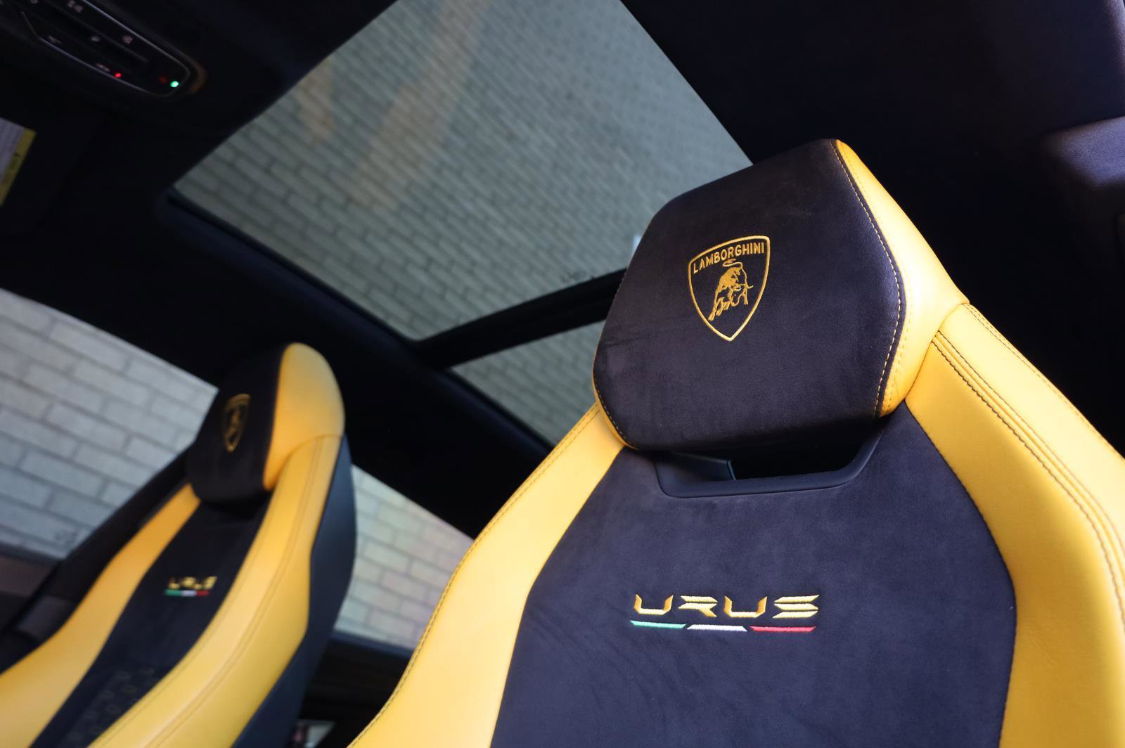 Used 2021 Lamborghini Urus AWD/4WD image 24