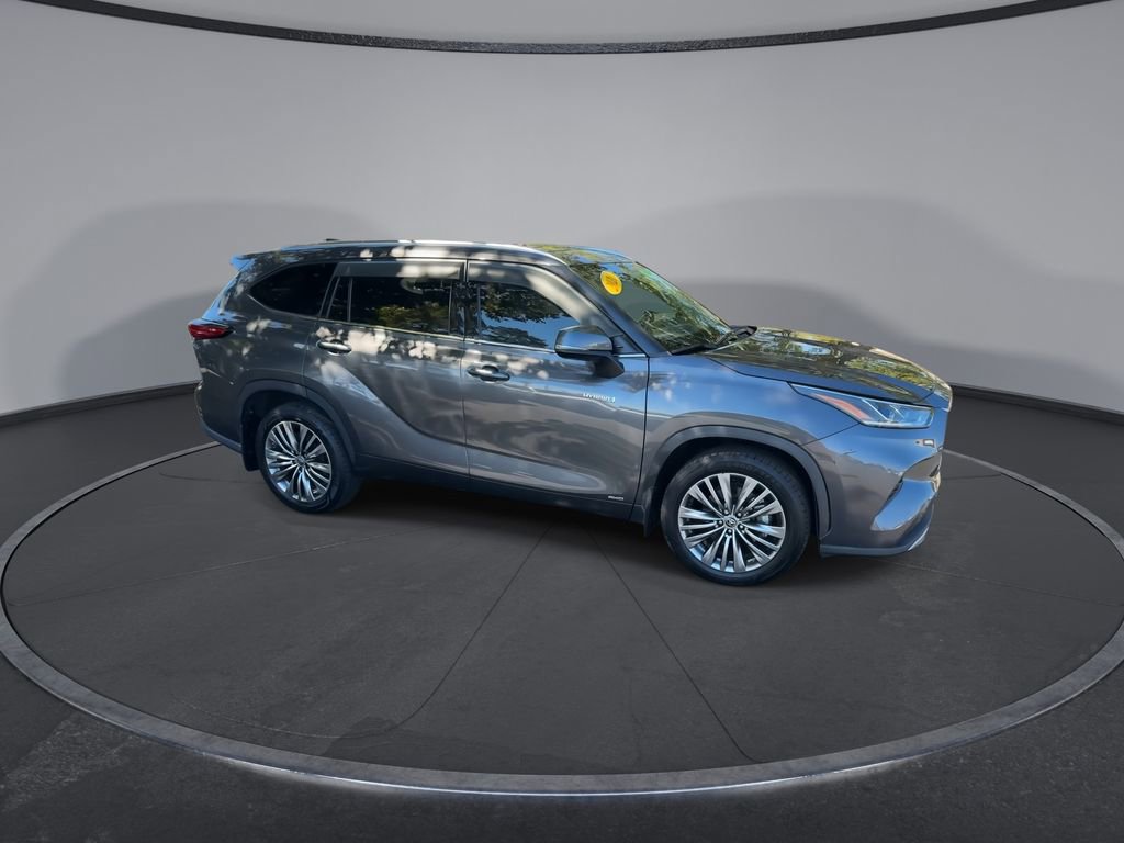 Used 2021 Toyota Highlander Platinum video 2
