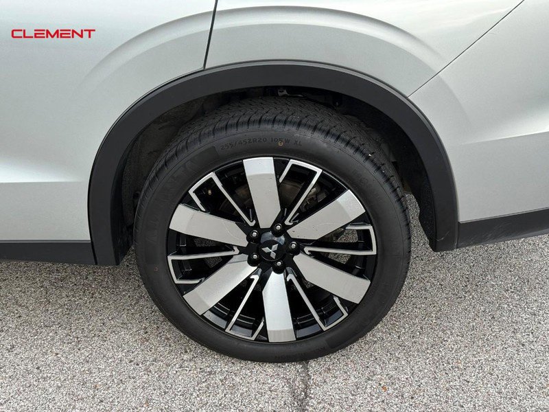 Used 2025 Mitsubishi Outlander SE AWD/4WD image 4