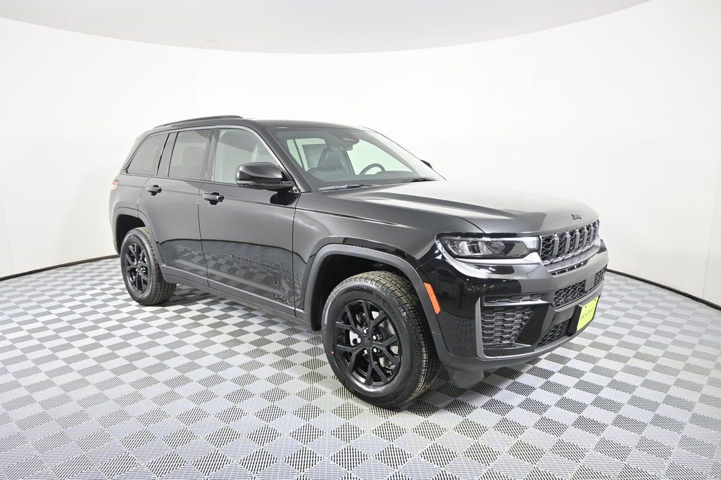 New 2026 Jeep Grand Cherokee Laredo image 9