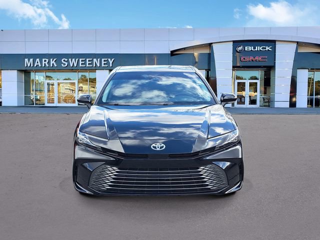 Used 2025 Toyota Camry XLE image 2